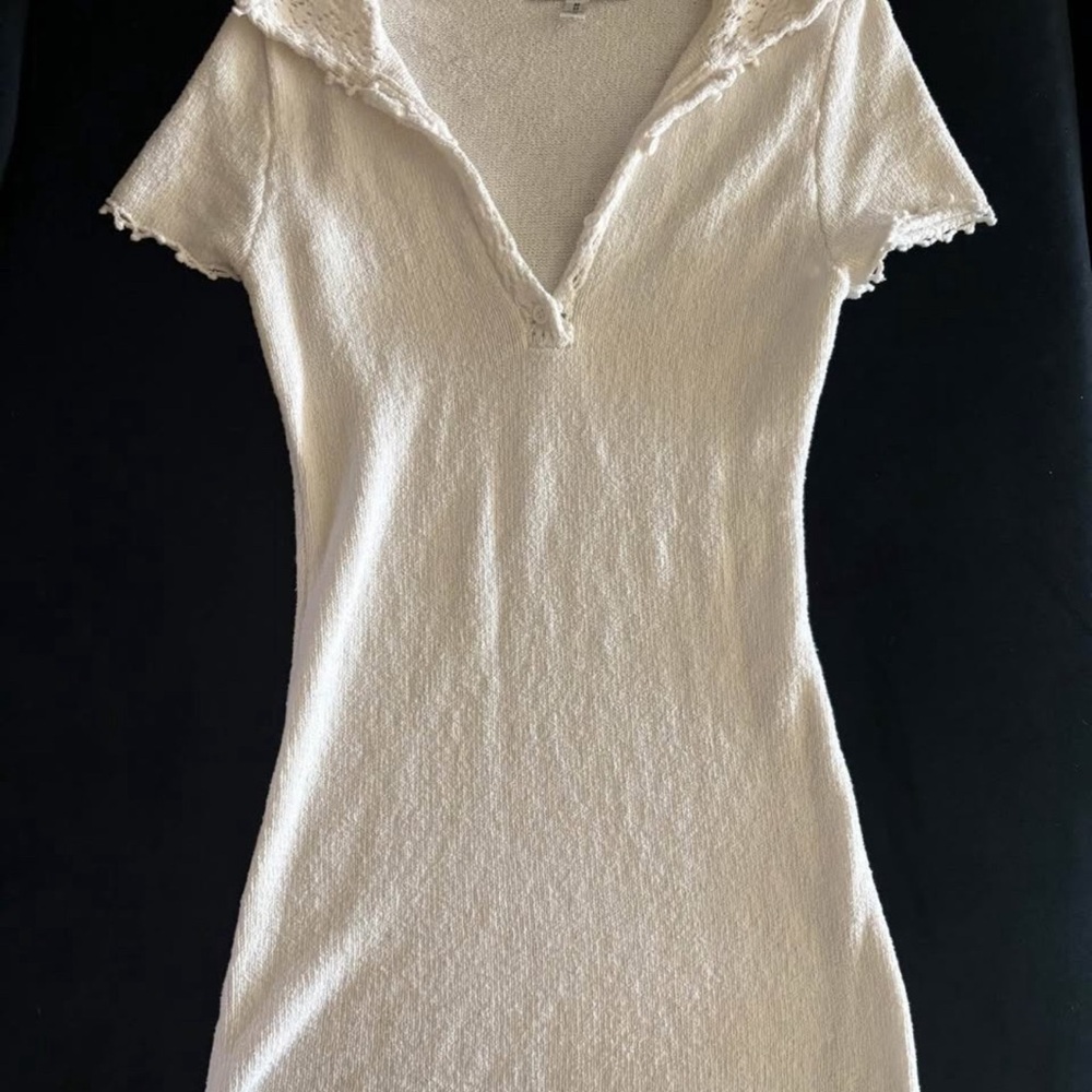 Urban Outfitters Cream Short Sleeve Tee
